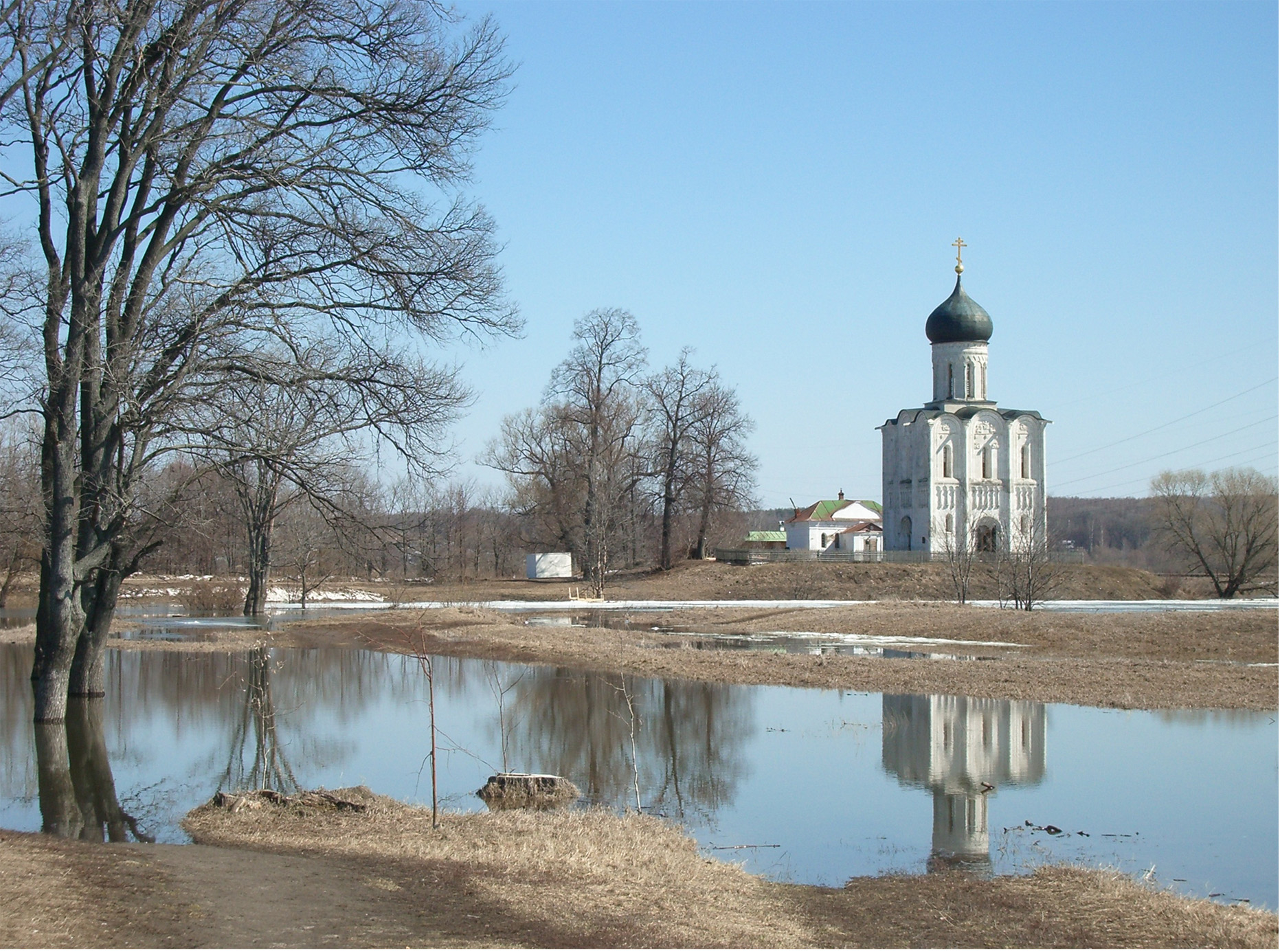 Фото покрова на нерли весной