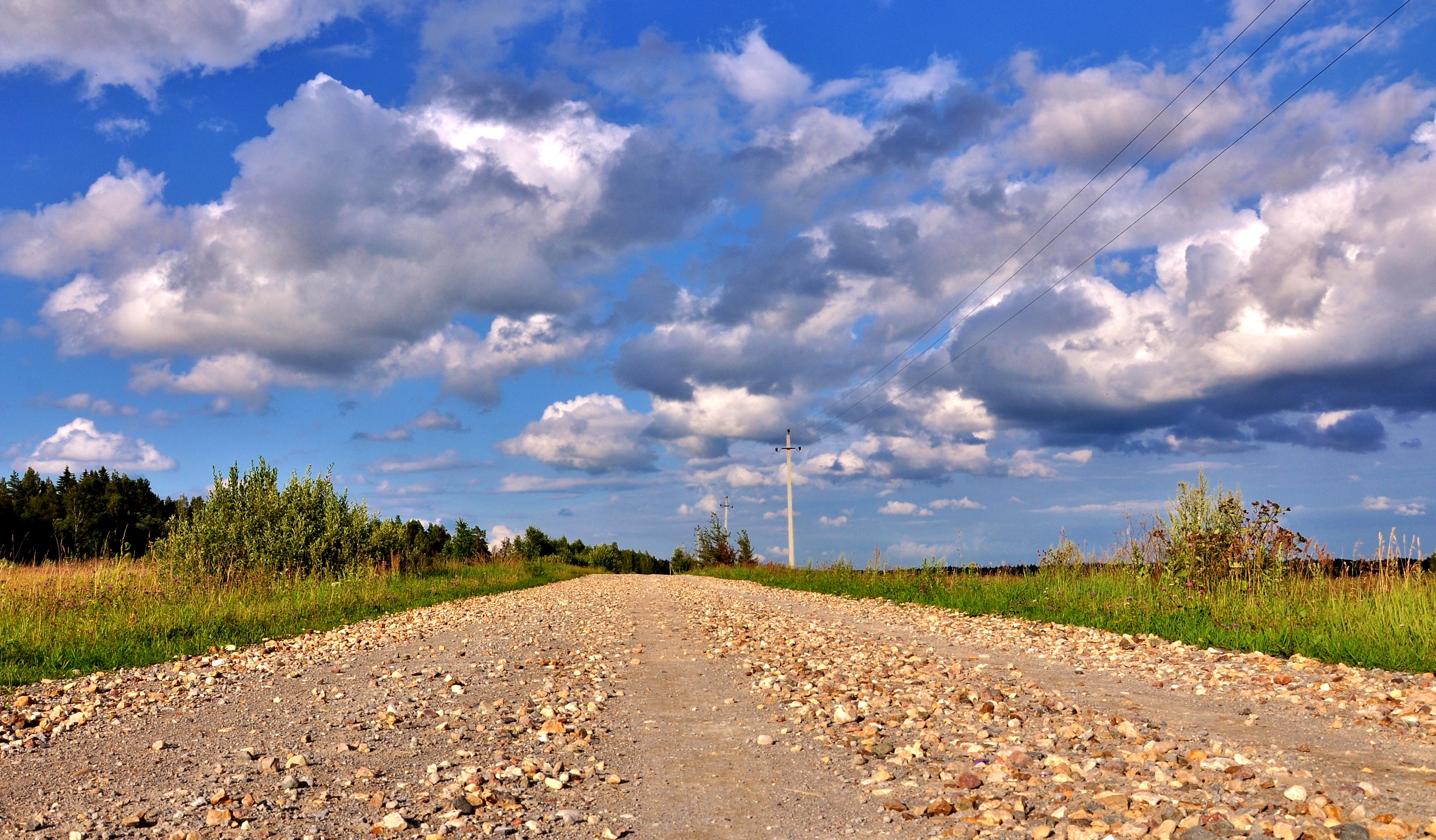 Село ушел. Перспектива вдаль. Дорога рядом с облаками. Картинки с перспективой вдаль. Дорога уходящая вдаль а1.