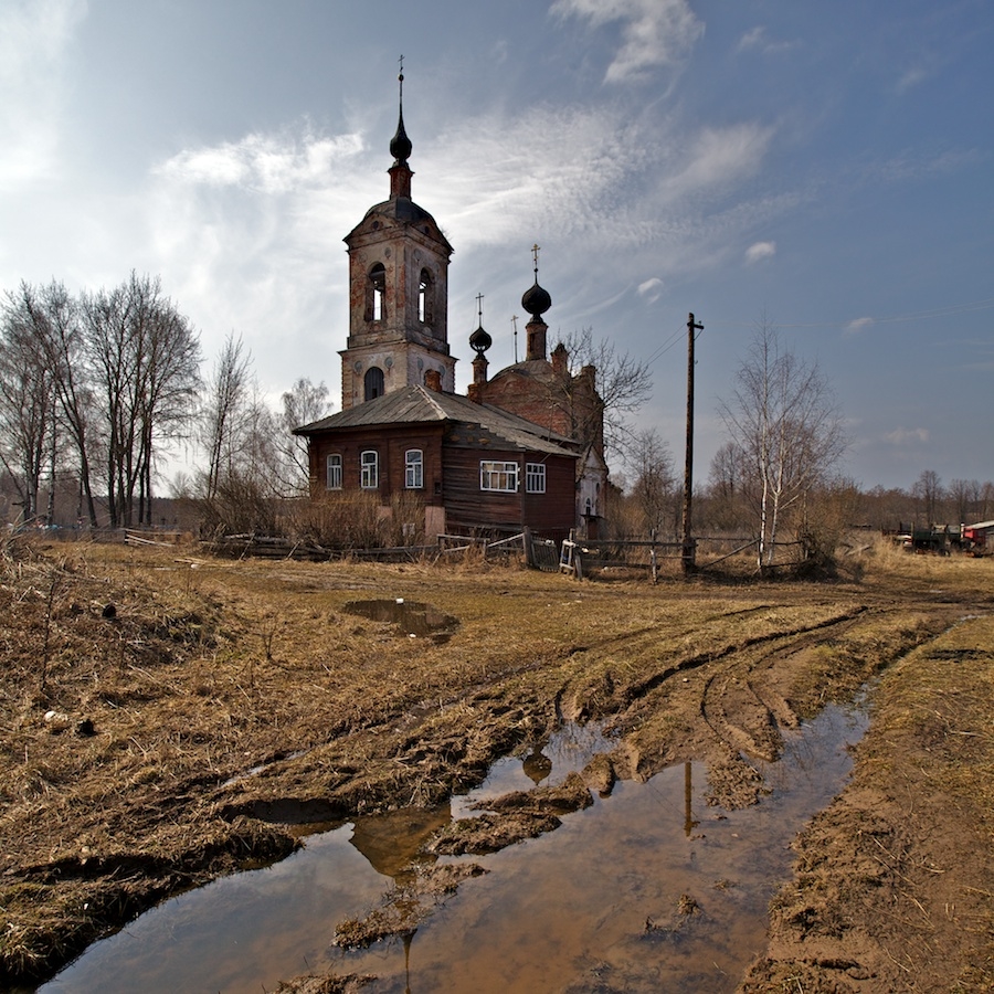 Храм в деревне картинки