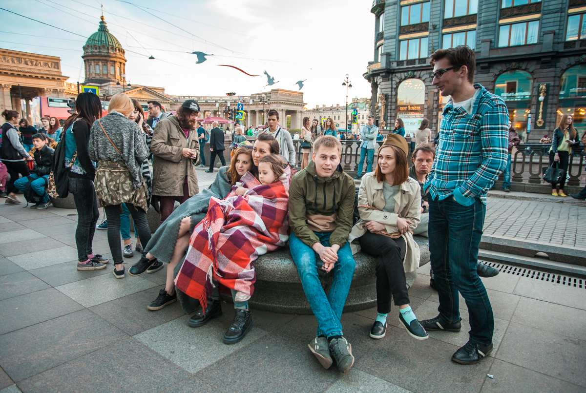 В питере четверо